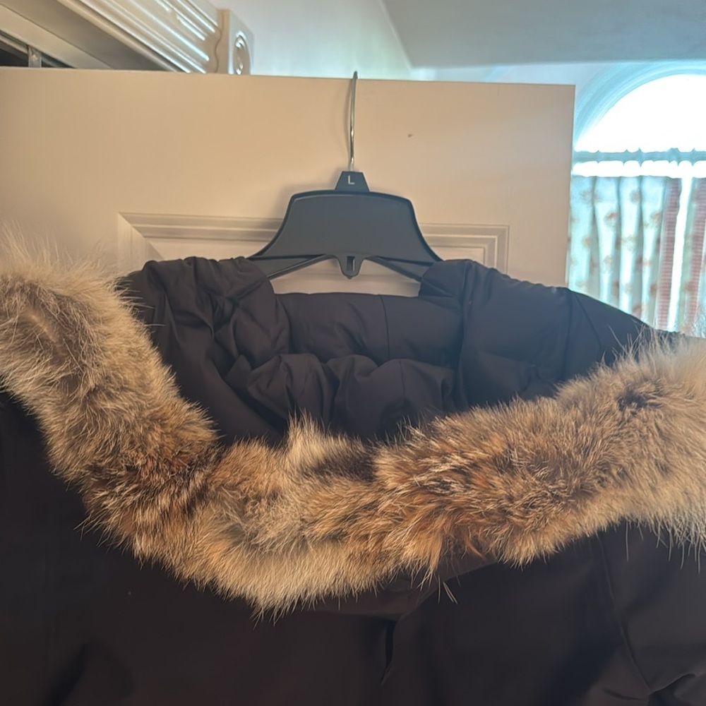 Canada goose jacket - Picture 14 of 16